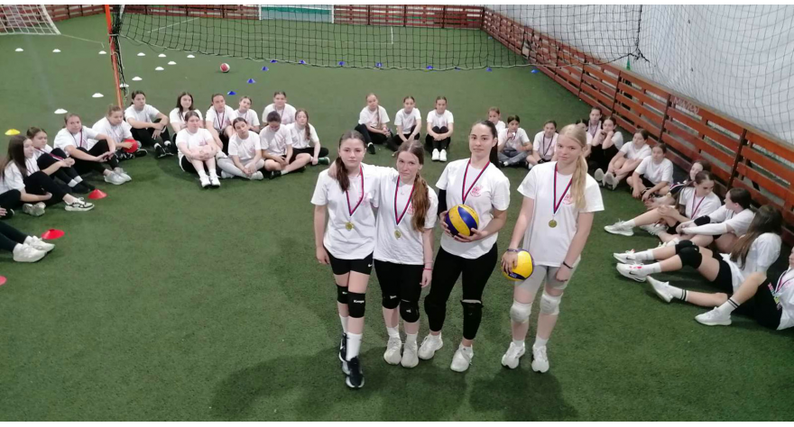 Медаље за најуспешније пећиначке одбојкашице