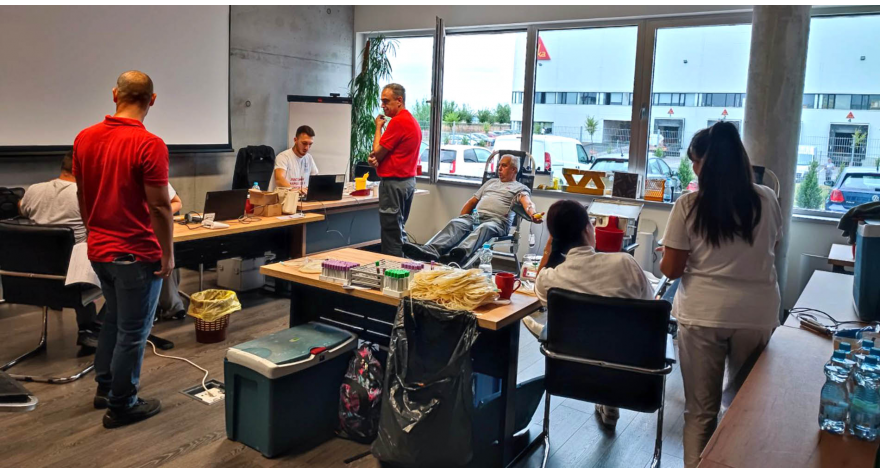 Запослени у три компаније дали крв у ванредној акцији