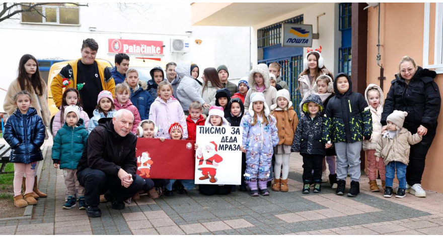Deda Mraz u poseti malim Šimanovčanima