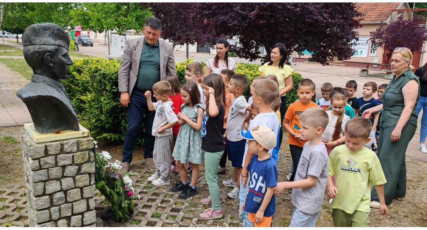 Mališani u Pećincima odali počast Kamenom